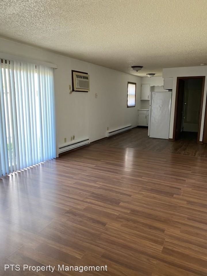1334 Potomac Place - Photo 2 of 9