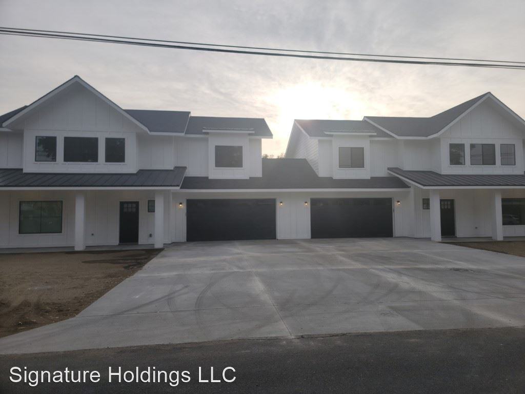 12112 N Freya St - Photo 3 of 50