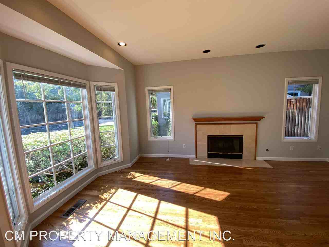 2727 Gaspar Ct - Photo 2 of 33