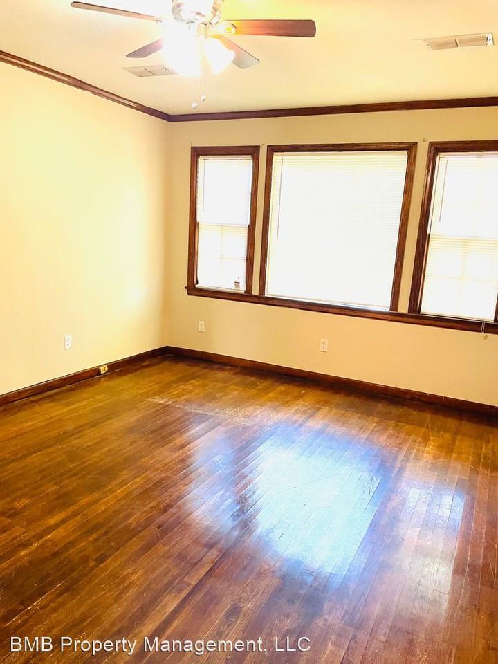 2076 Midway St - Photo 2 of 10
