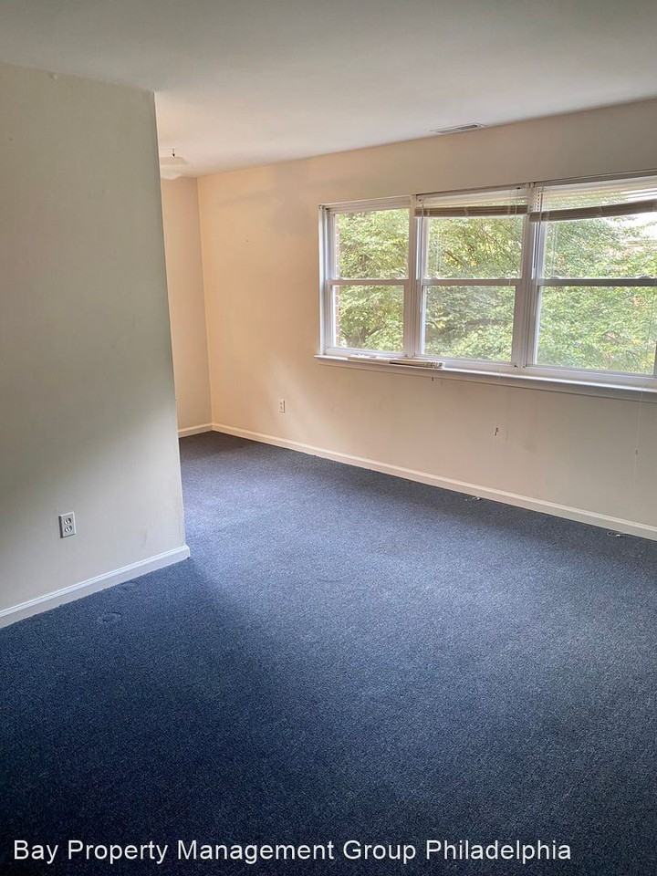 233 Parker Ave - Photo 2 of 8