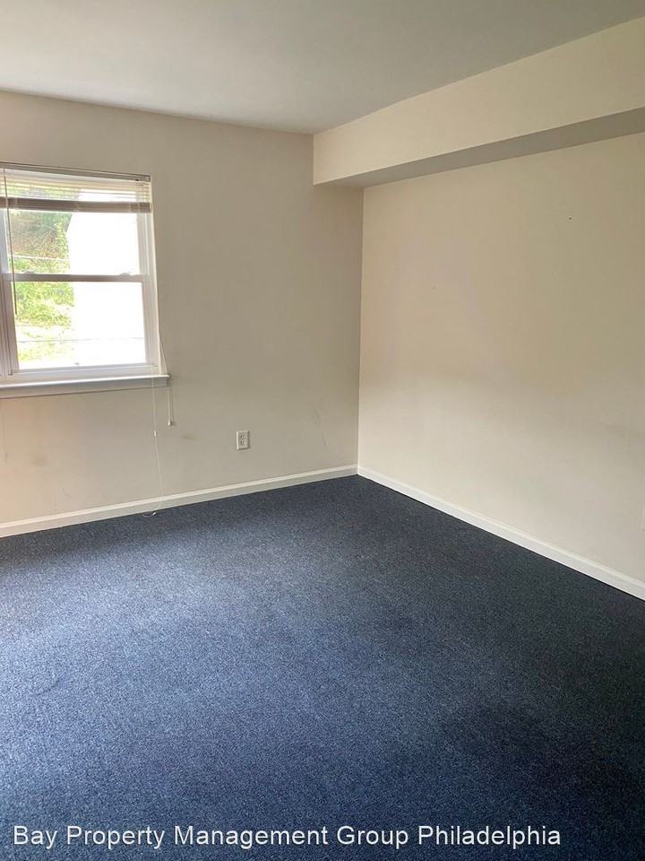 233 Parker Ave - Photo 3 of 8