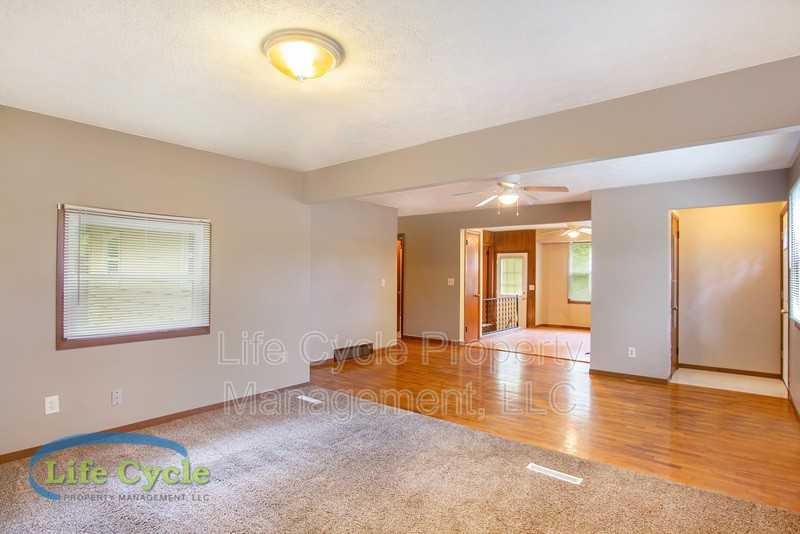 2871 River Hill Dr Nw - Photo 3 of 14