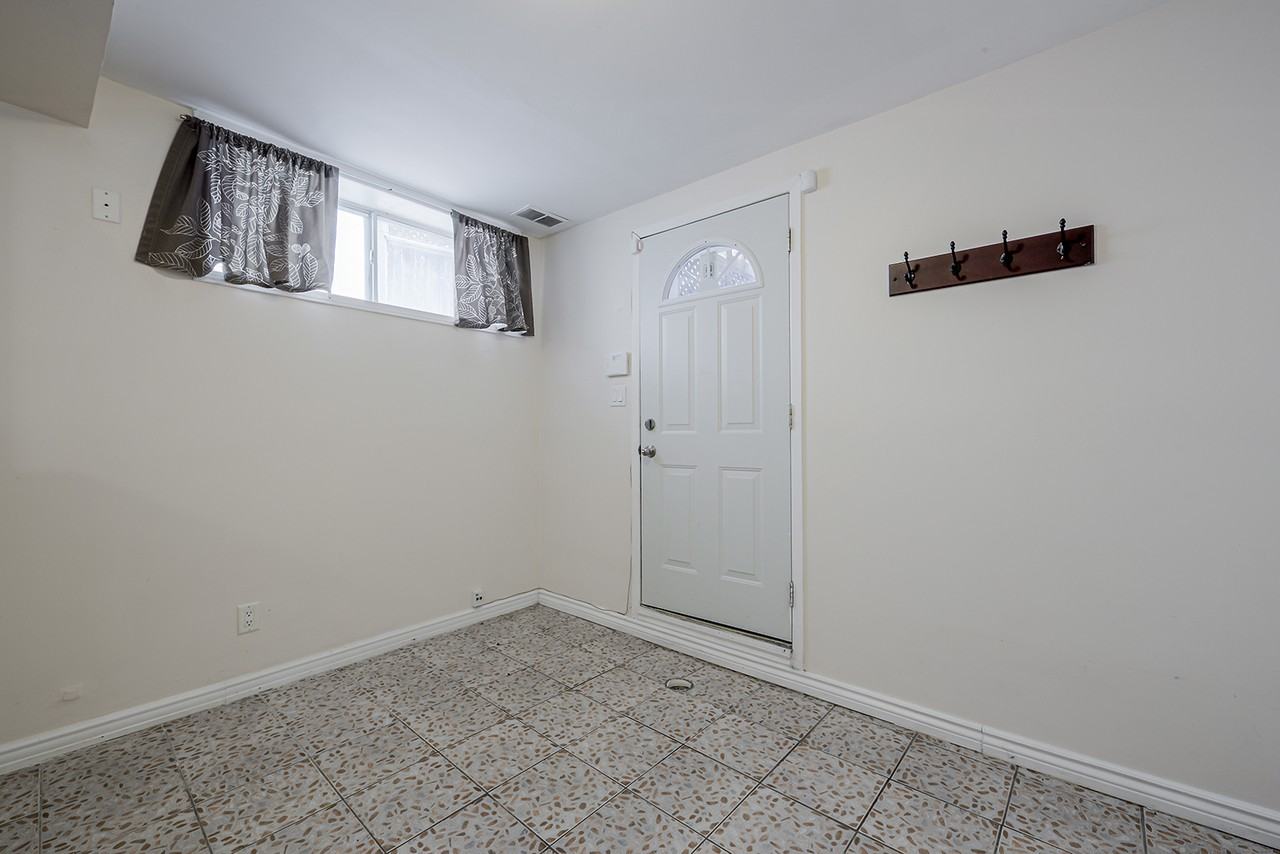 91A Newmarket Ave - Photo 2 of 18