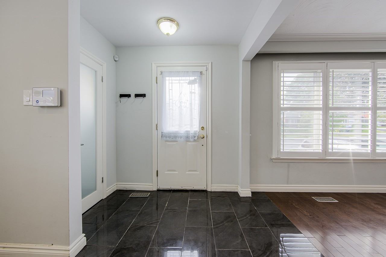 52 Rochman Blvd - Photo 2 of 25