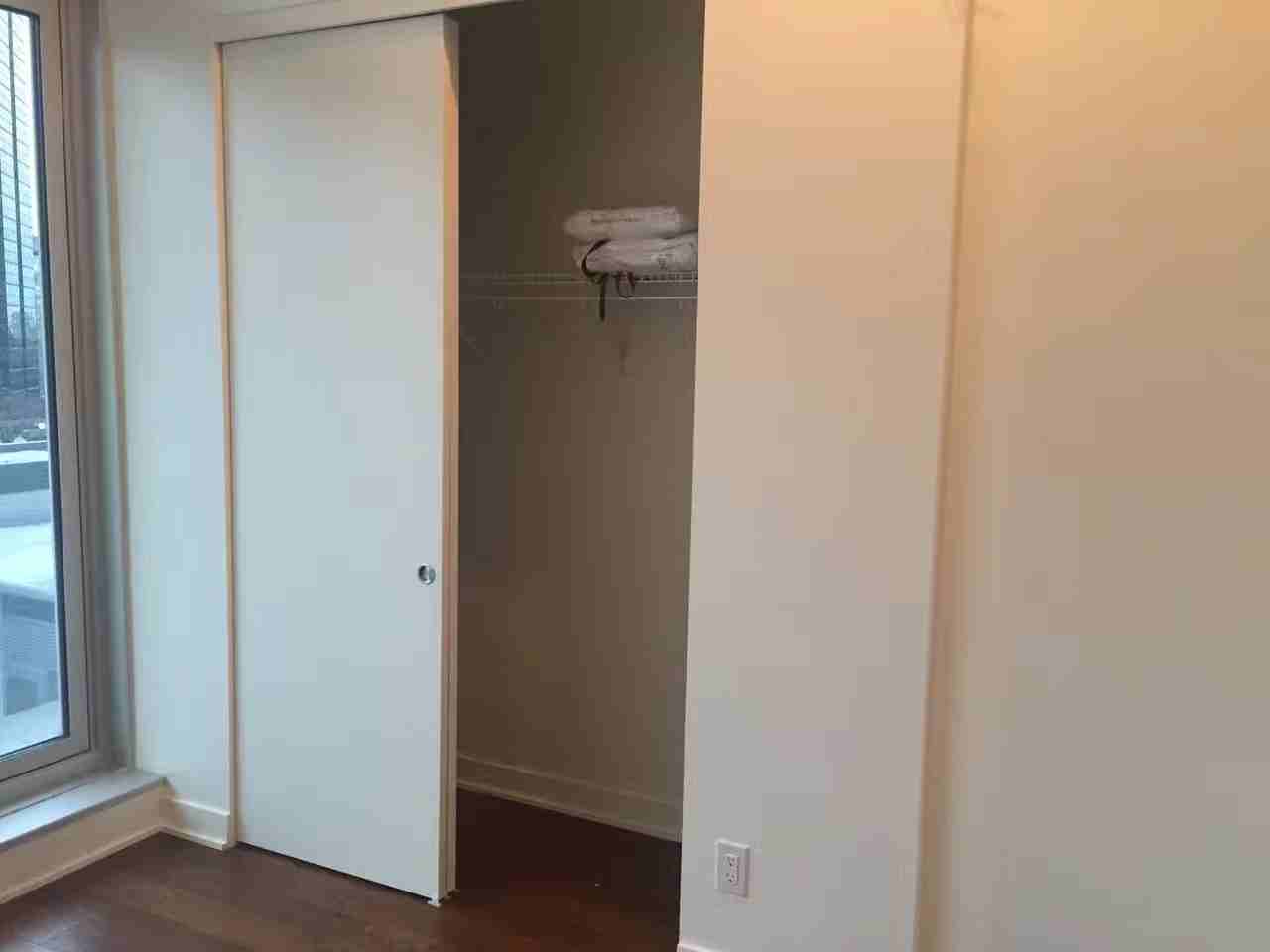 1155 Rue De La Montagne