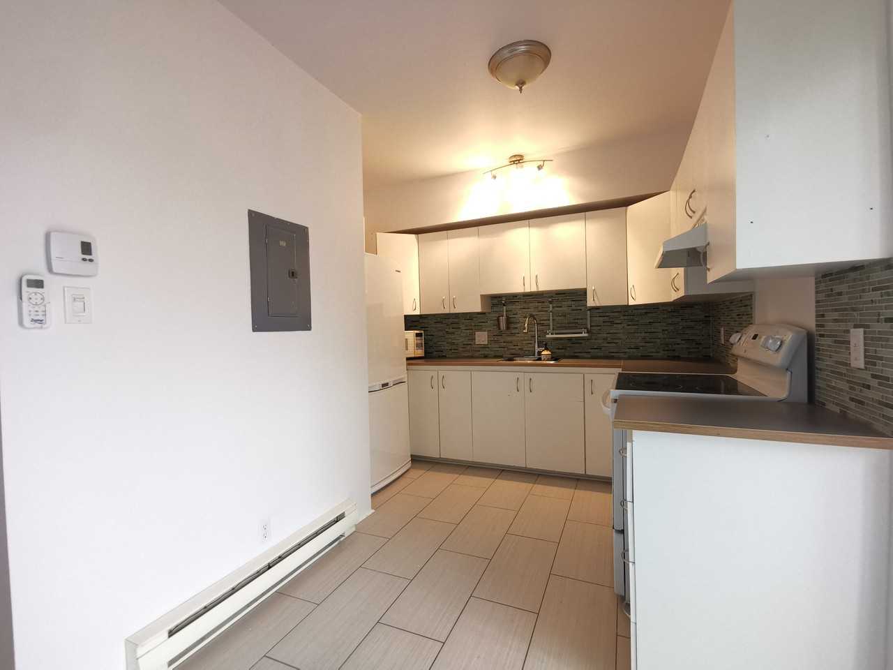 2795 Rue Ontario E - Photo 2 of 15