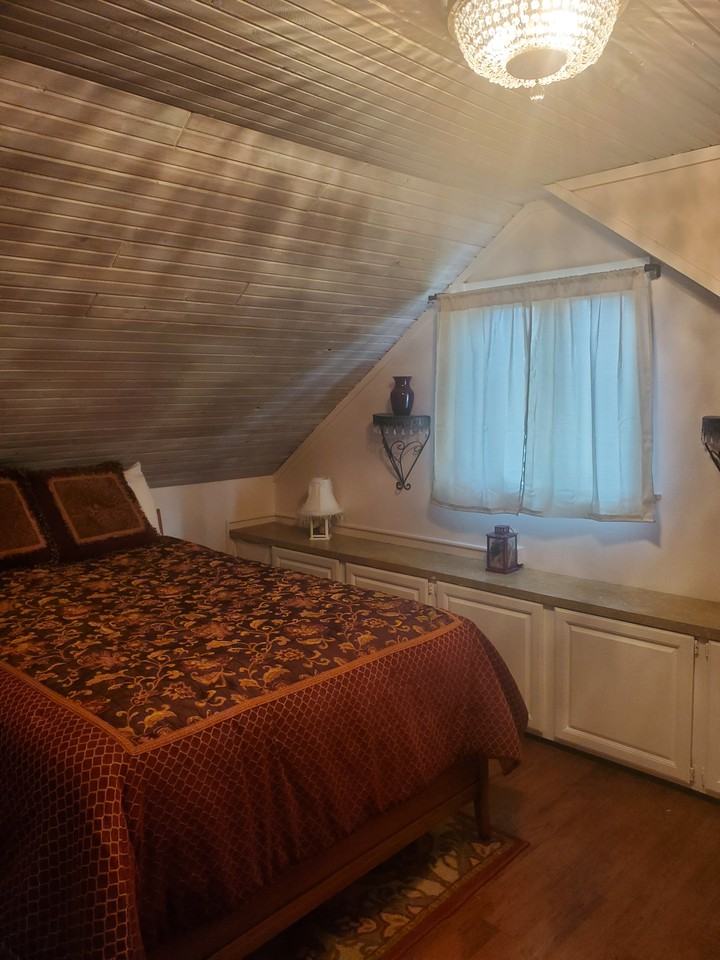 309 E Grand River Ave - Photo 3 of 10