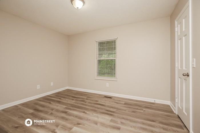 400 Carlton Pl - Photo 3 of 16