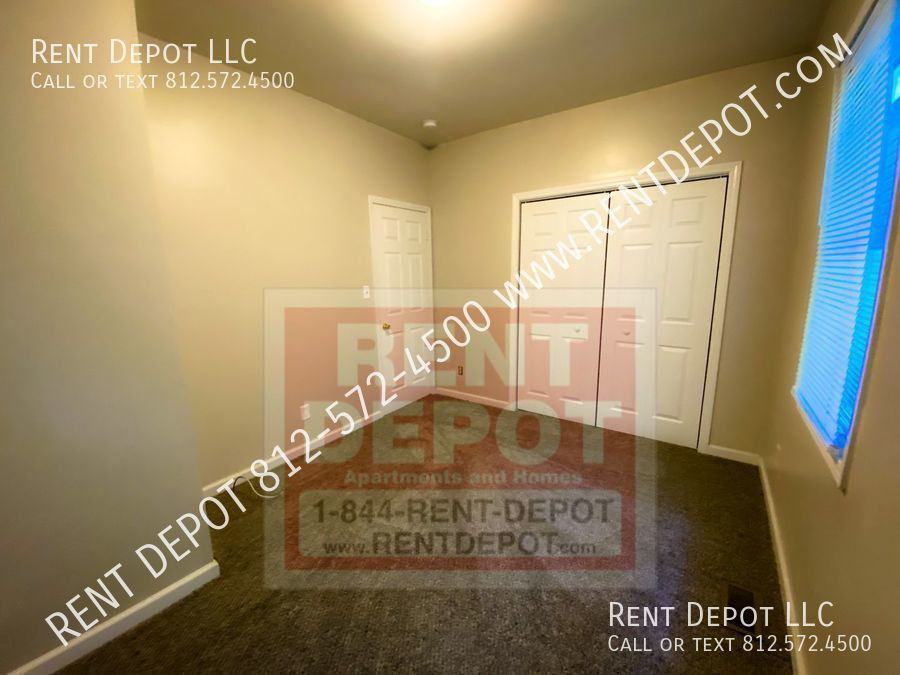 1332 E Illinois St - Photo 3 of 19