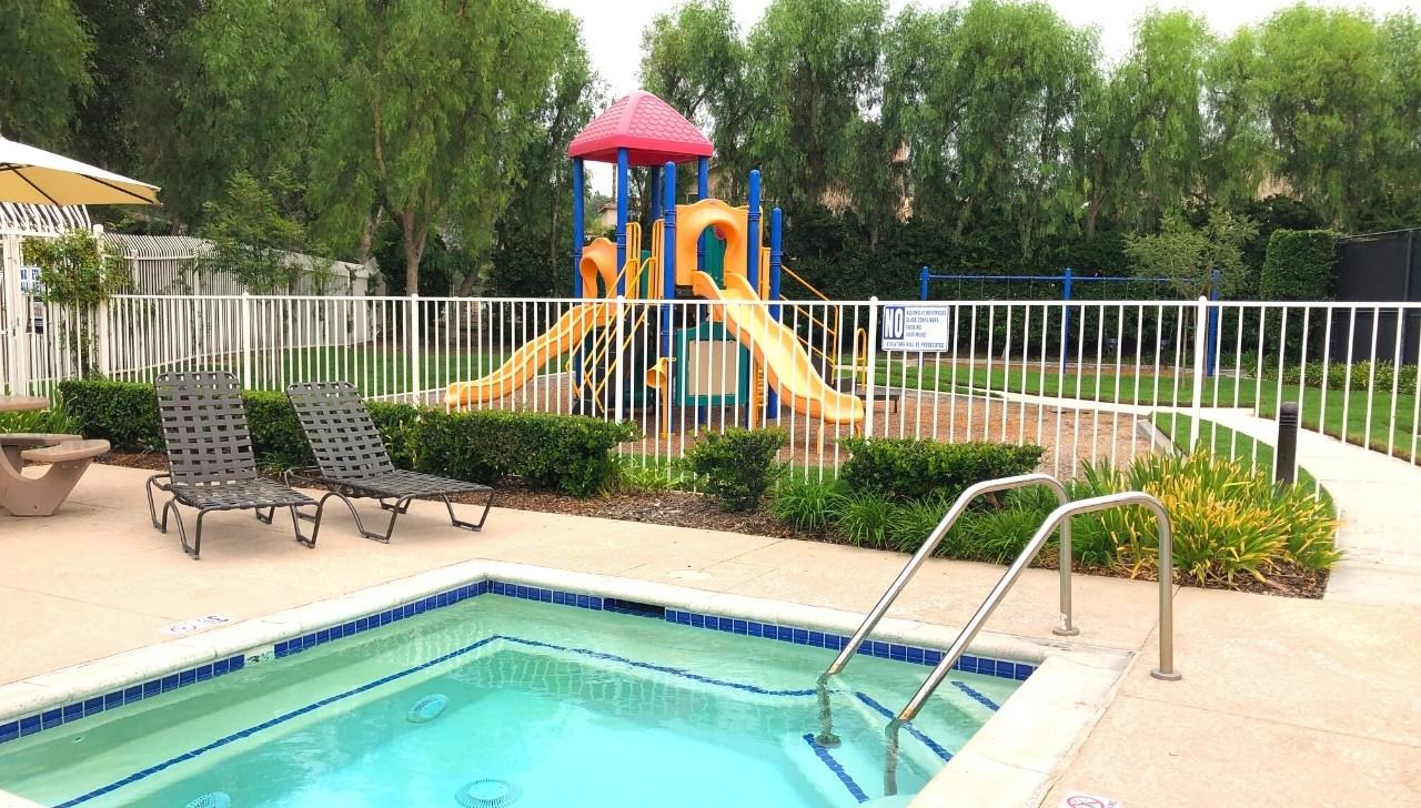 26551 Dove Ct - Photo 3 of 4