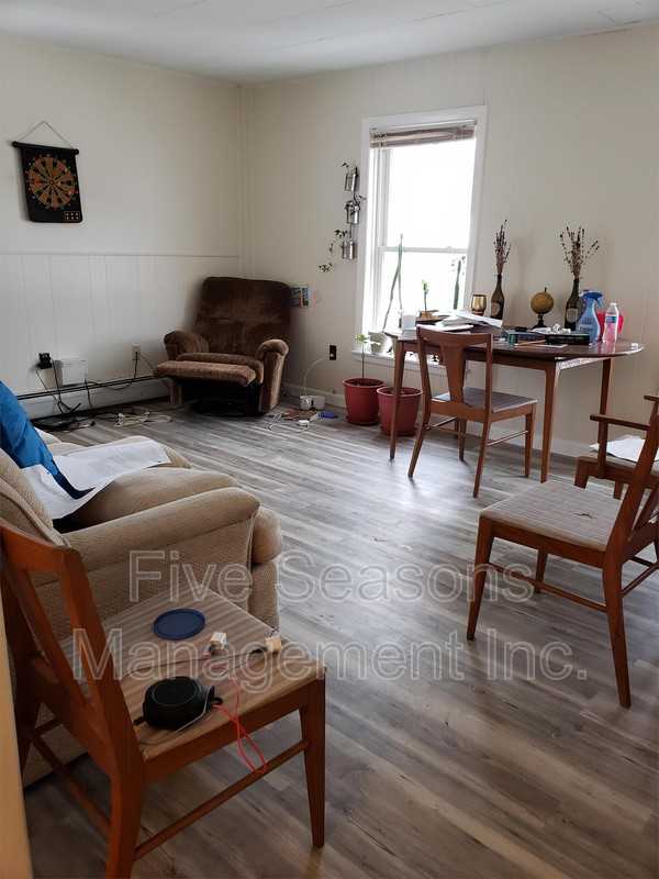 18 East Ave - Photo 3 of 12