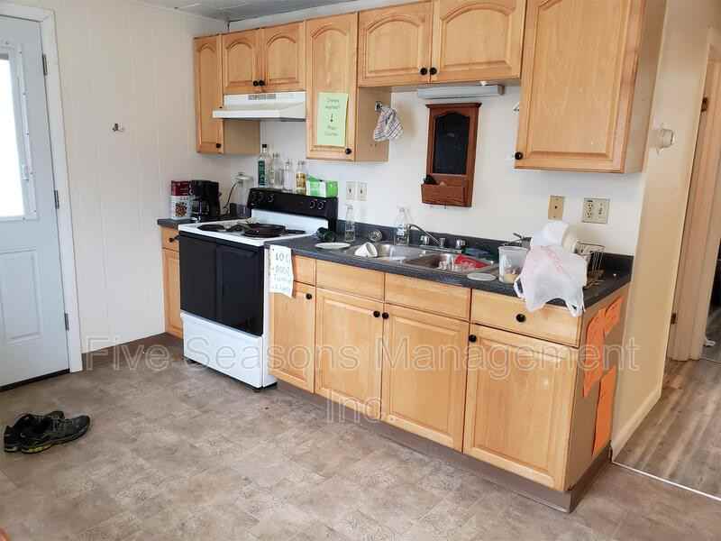 18 East Ave - Photo 4 of 12
