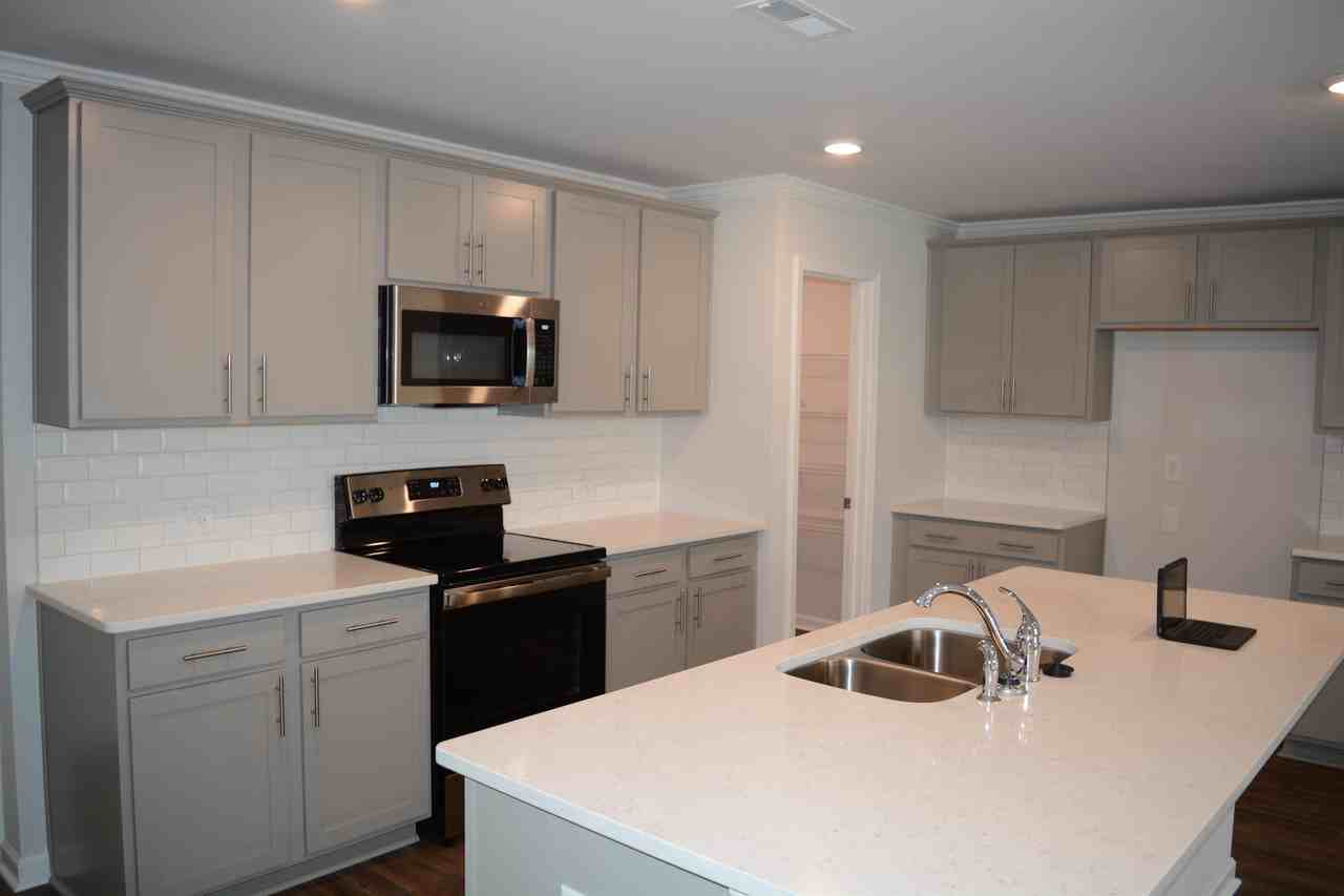 Bellewood Gardens Dr #1 - Photo 2 of 14