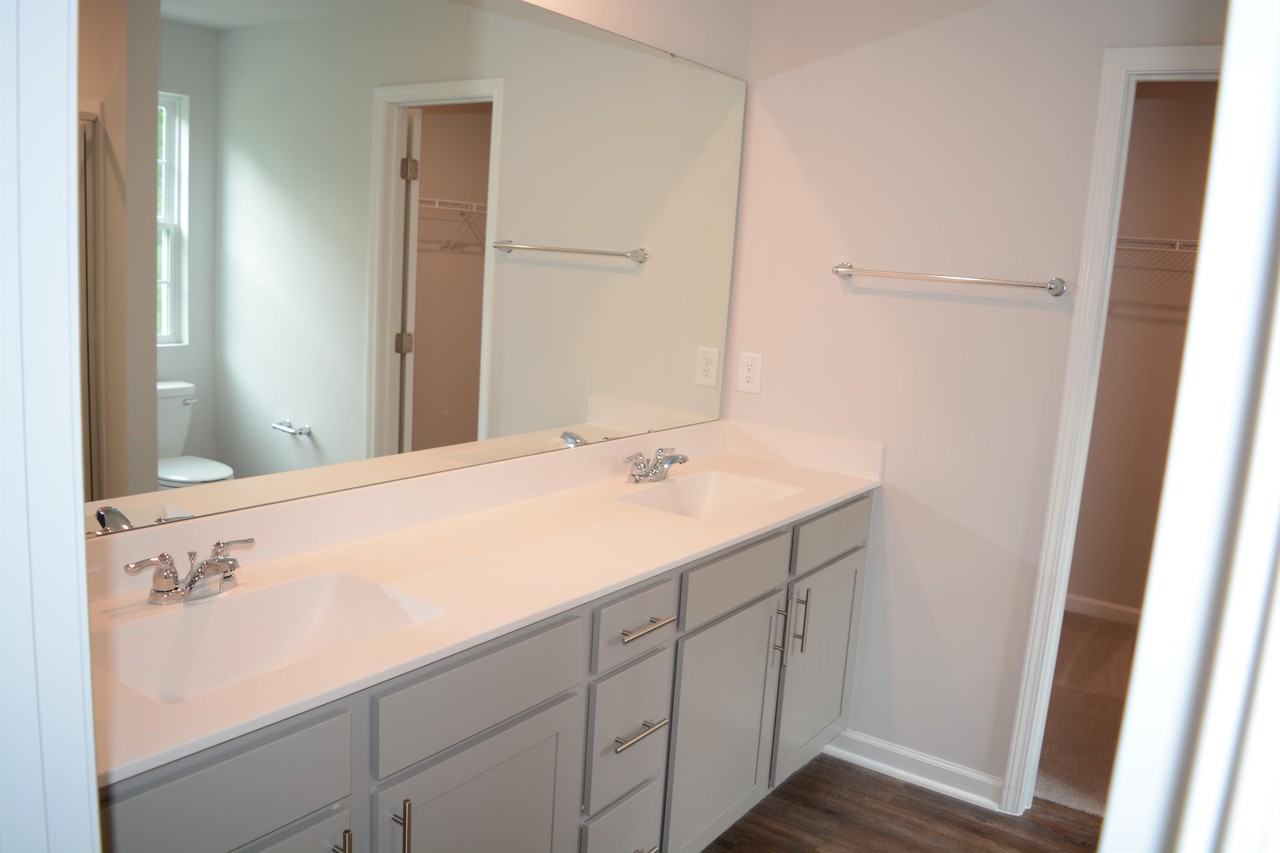 Bellewood Gardens Dr #1 - Photo 5 of 14