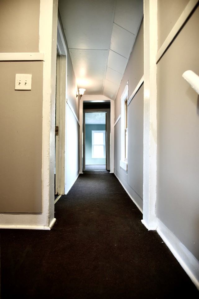 1465 Allen Ave Se - Photo 3 of 14
