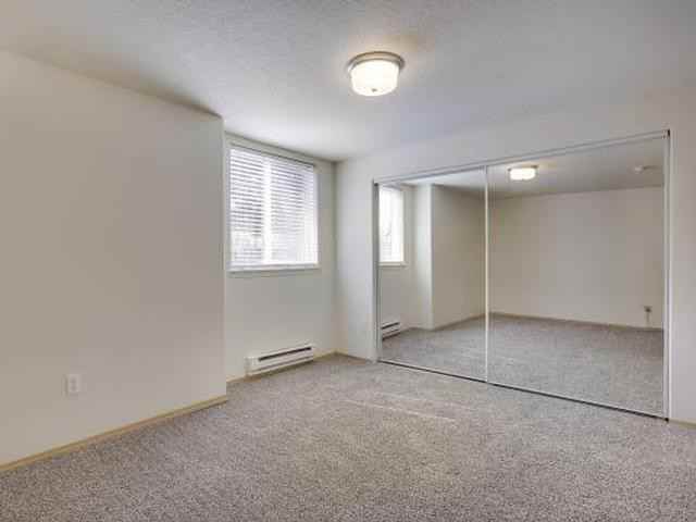 20433 Se Stark St - Photo 7 of 22