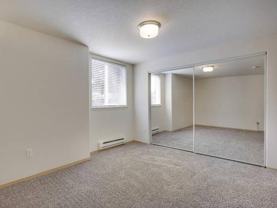 20433 Se Stark St - Photo 1 of 1