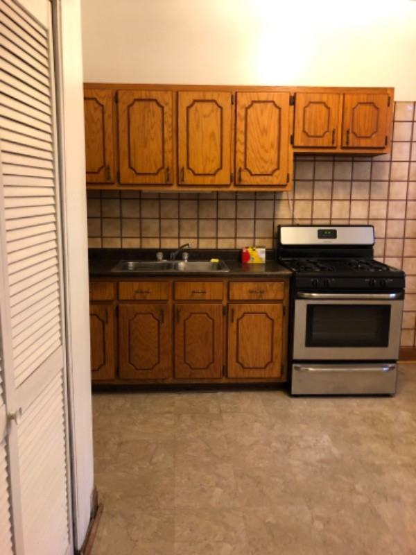 3842 N Wilton Ave - Photo 2 of 9