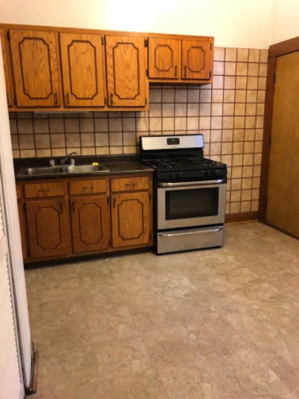 3842 N Wilton Ave - Photo 3 of 9