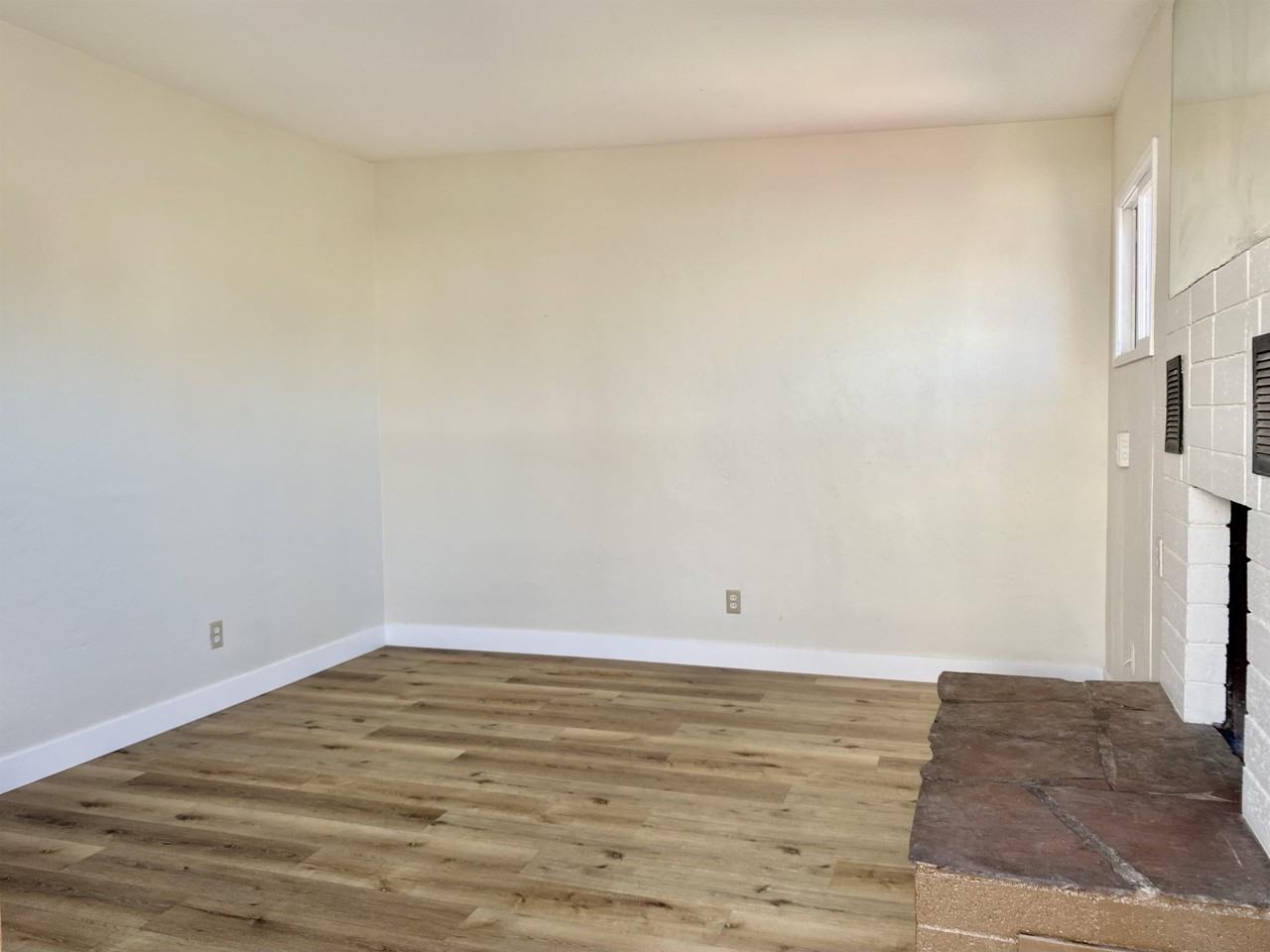 1412 E 17th St #1412 - Photo 3 of 9