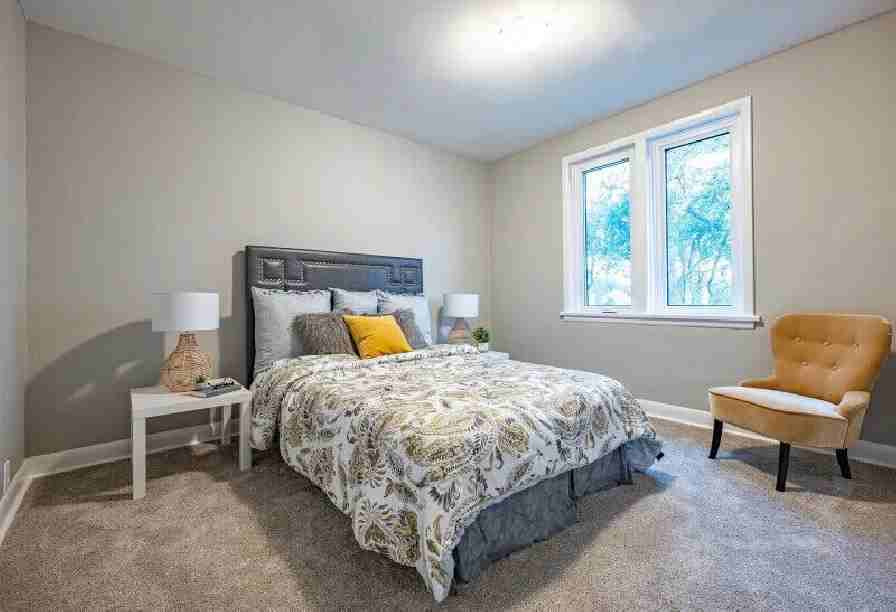 Machray - 375 - Photo 3 of 9