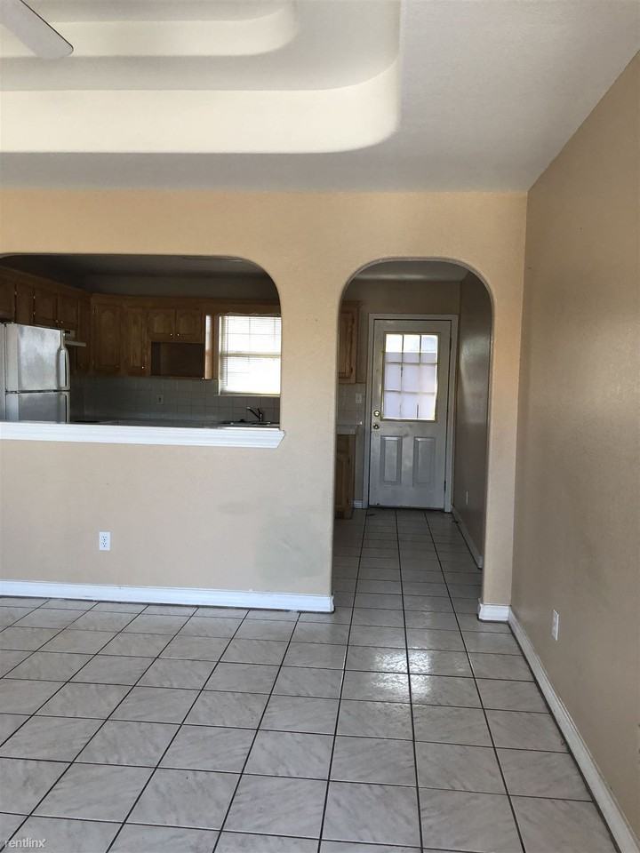 1505 N 25th St - Photo 2 of 10