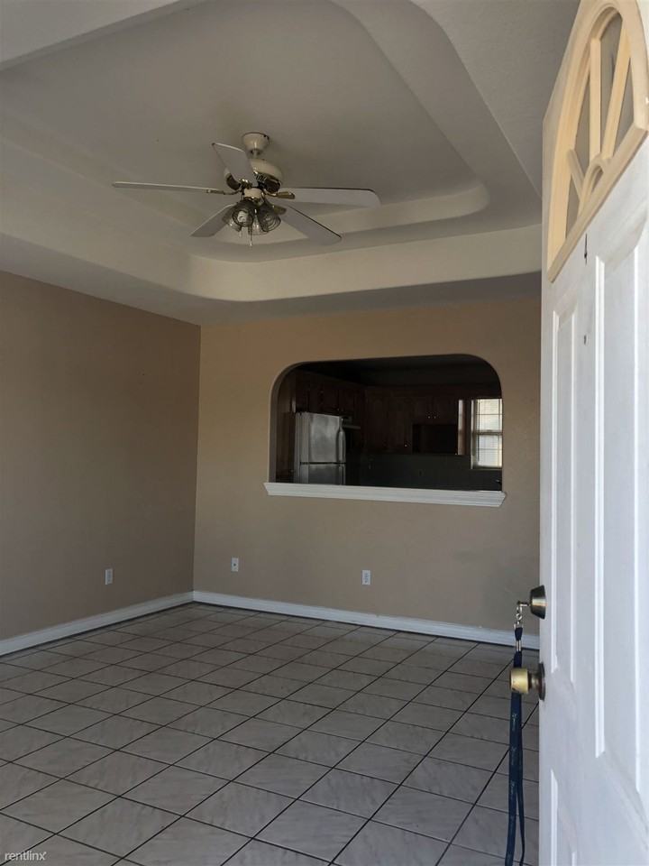 1505 N 25th St - Photo 3 of 10