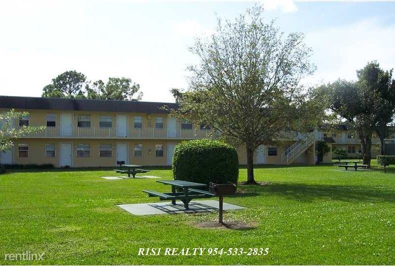 5156 NE 6th Ave - Photo 3 of 6