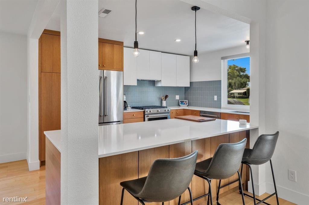 7 Barcelona Dr - Photo 2 of 13