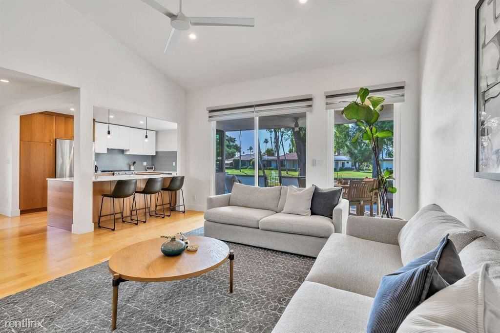 7 Barcelona Dr - Photo 3 of 13