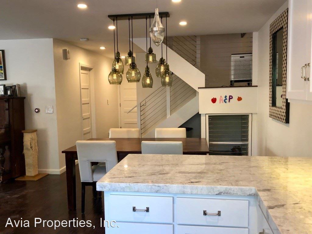 1108 Burke Ln - Photo 2 of 33