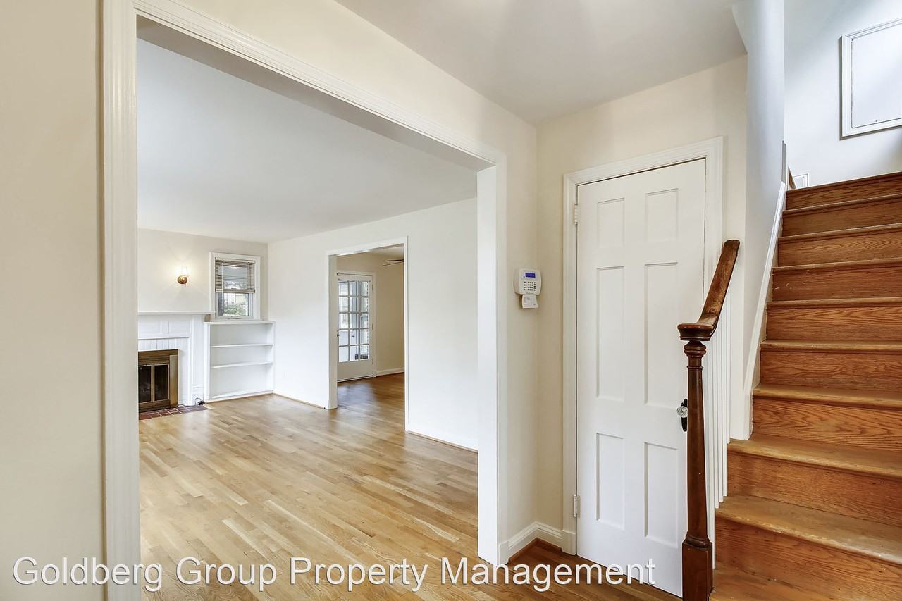 1605 N Springwood Dr - Photo 2 of 44