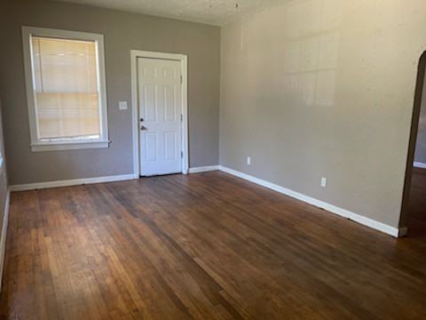 1518 Winona Ave - Photo 3 of 13