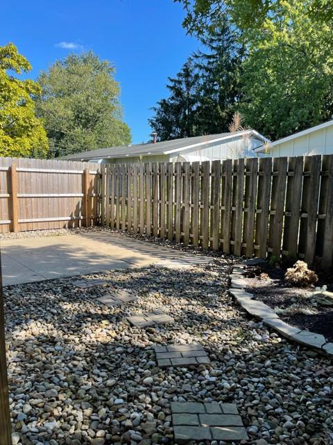 496 Sprague Rd - Photo 3 of 9