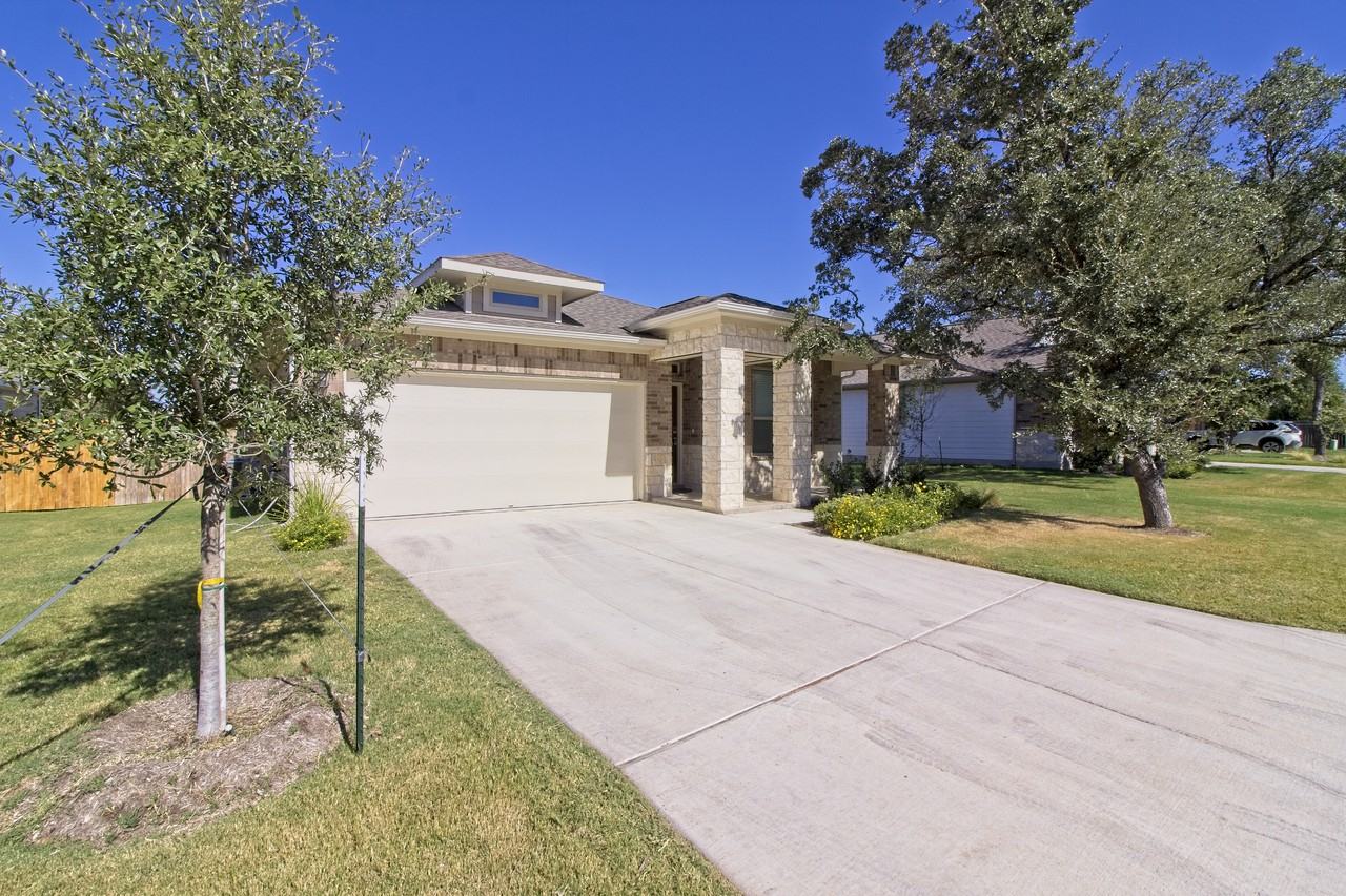 821 Olive Creek Dr - Photo 3 of 29