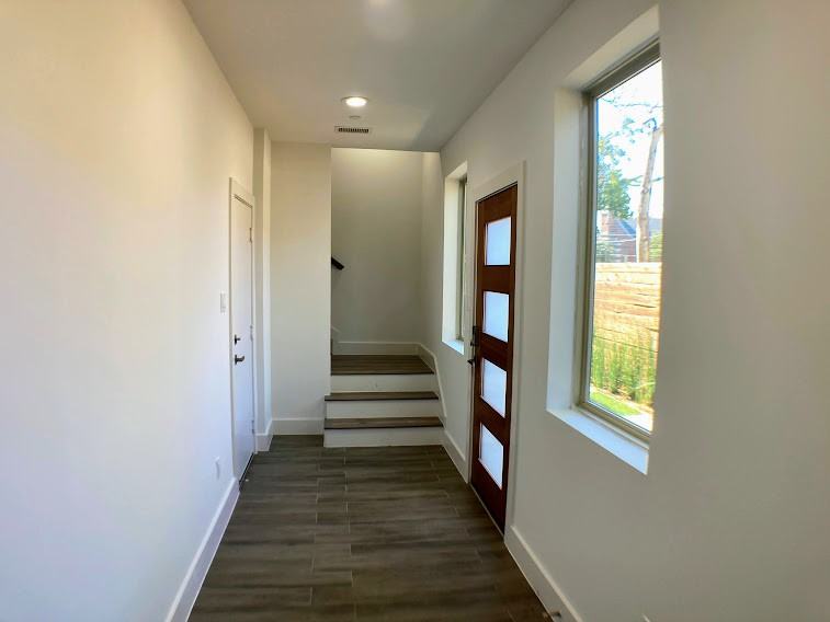 3811 Munger Ave - Photo 3 of 28