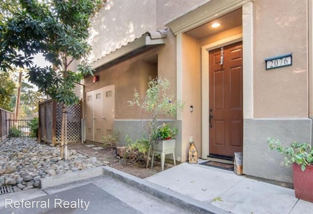2076 Almaden Rd - Photo 2 of 23