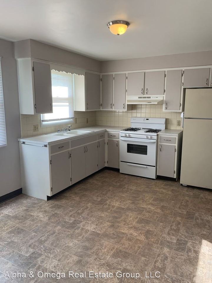 198-200 Wimbledon Dr. RIchland - Photo 2 of 9