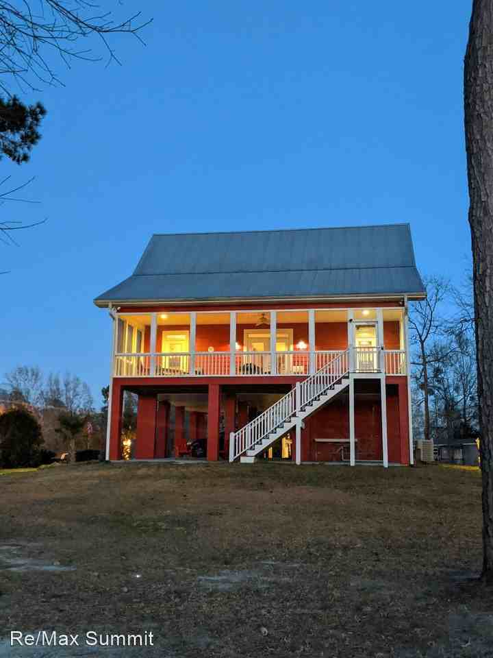 1296 Levi St - Photo 3 of 36