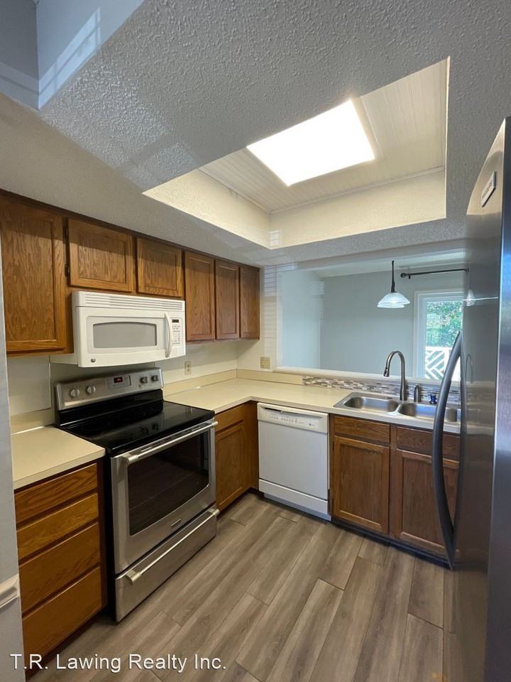 9461 S Vicksburg Park Ct - Photo 3 of 13