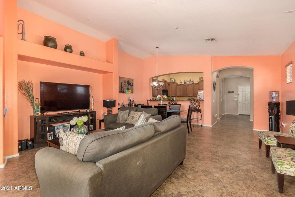 7103 W Pioneer St - Photo 3 of 6