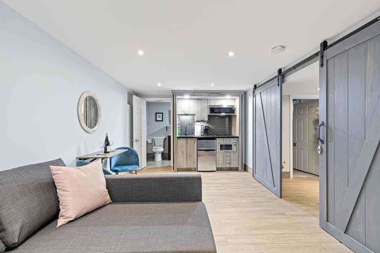 10 Tayrow Rd - Photo 2 of 12