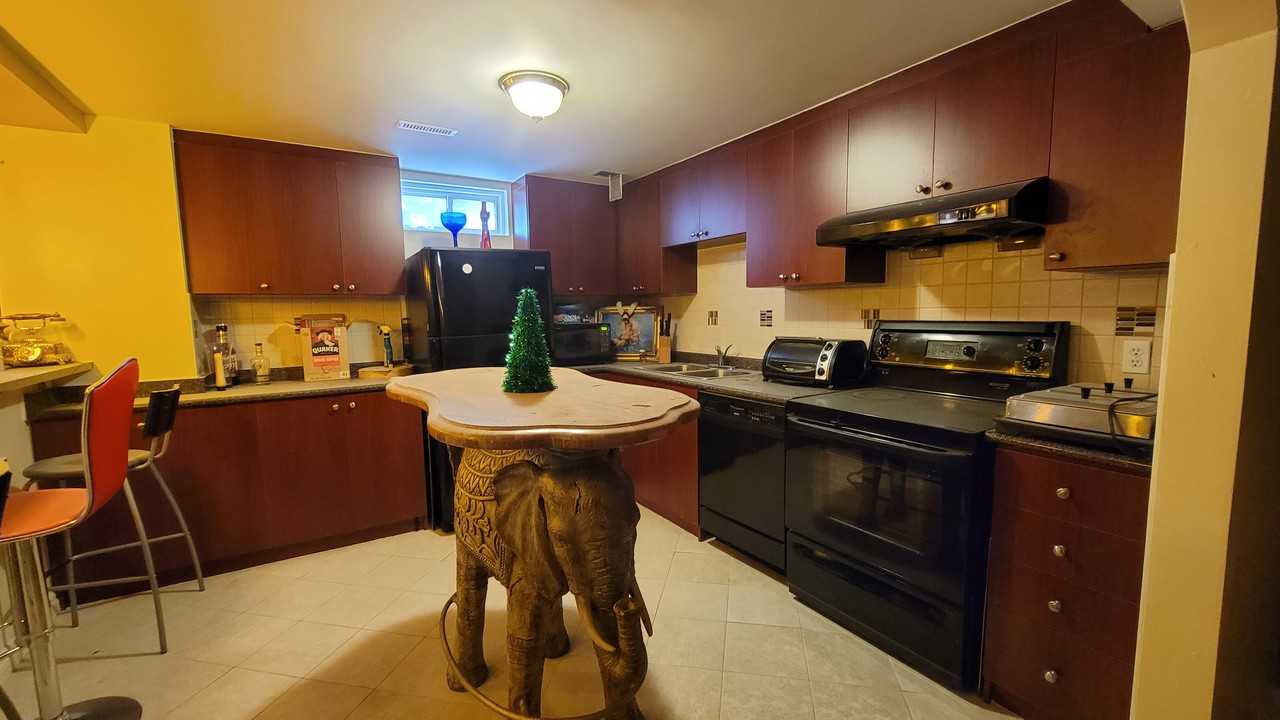 51 Scarbell Dr - Photo 3 of 10