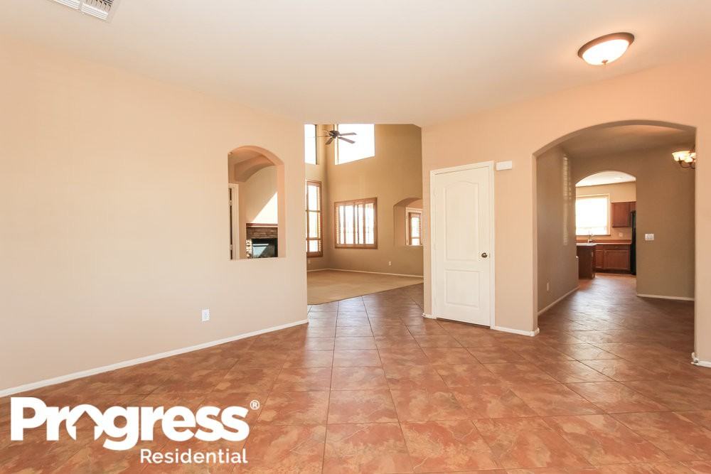 13505 W Banff Ln - Photo 2 of 21