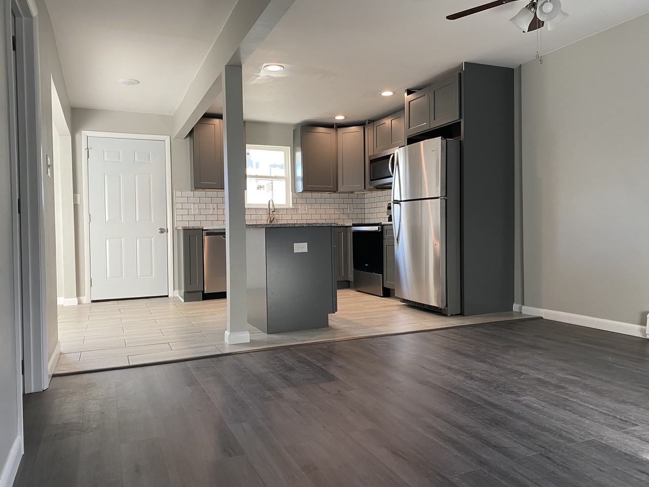 870 3rd St #1R - Photo 3 of 11