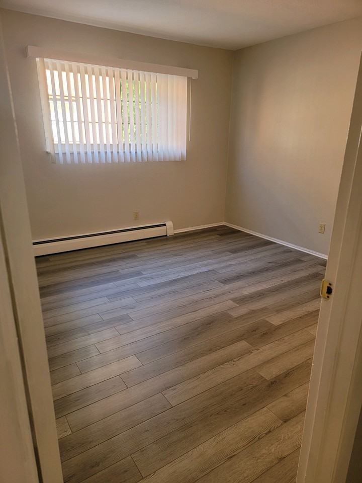 1956 Lexington AvenueUnit 17 #17 - Photo 6 of 7