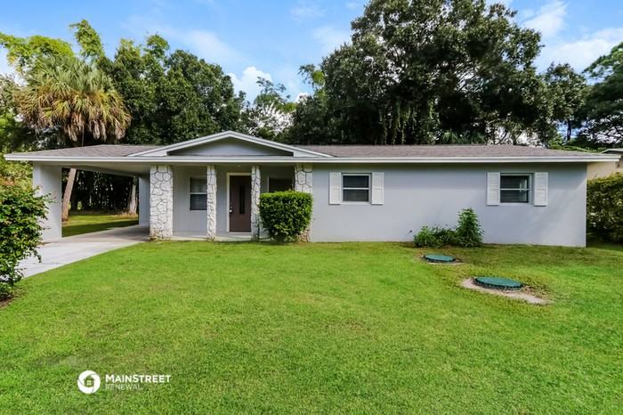 8302 Hibiscus Rd - Photo 3 of 16