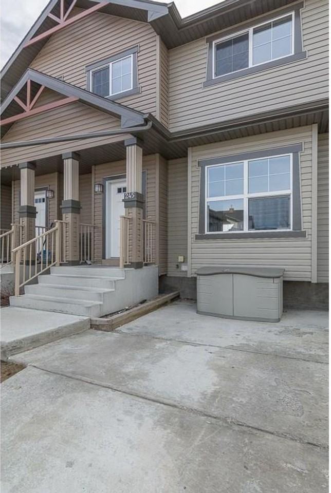 Cozy 3 Bedroom Townhouse in Ranch Ridge / Strathmore - Photo 2 of 26