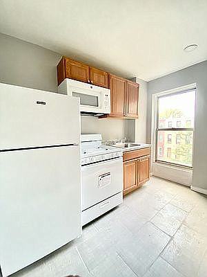 255 Decatur St #2 - Photo 3 of 3